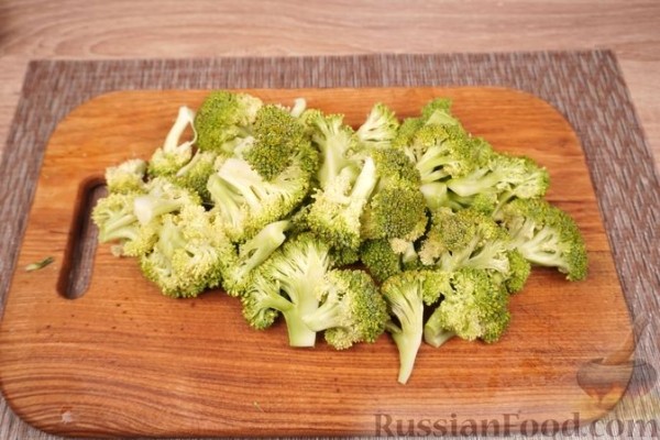 Брокколи, тушенная с мясом