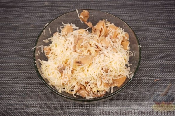 Куриные рулетики с грибами, в сливках