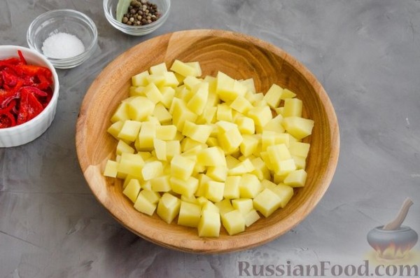 Свекольный суп с куриным филе