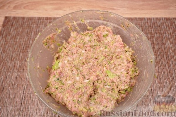 Мясные котлеты с брокколи