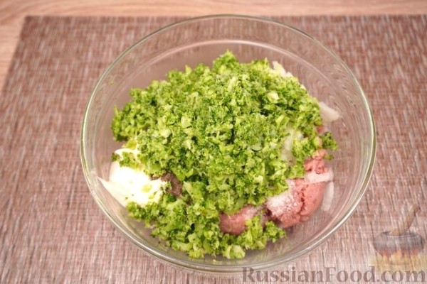 Мясные котлеты с брокколи