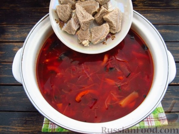 Борщ с баклажанами и говядиной