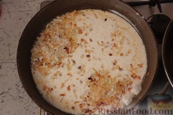 Куриные рулетики с грибами, в сливках