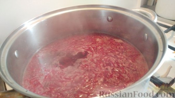 Постный борщ с пекинской капустой, фасолью и черносливом