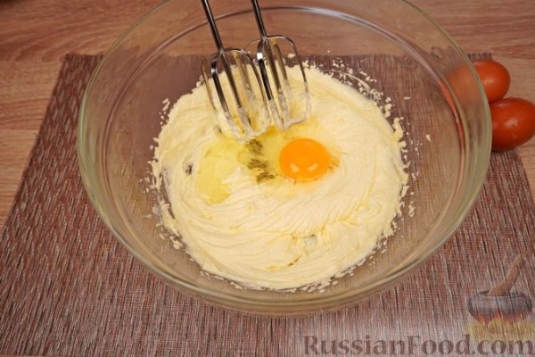 Кекс с маком, цедрой и лимонной пропиткой