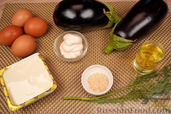 Рулетики из баклажанов с яйцами и сыром