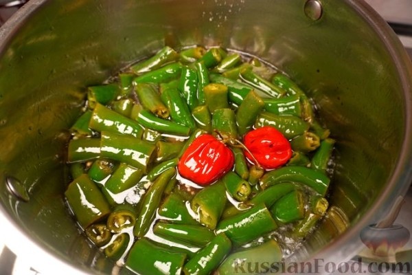 Маринованный острый перец