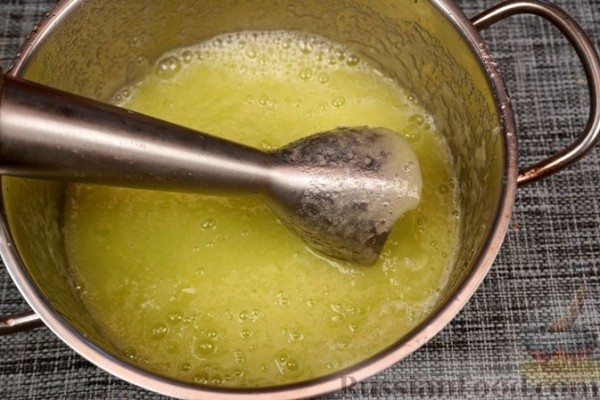 Кюнефе с фетой, фисташками и дынным сиропом