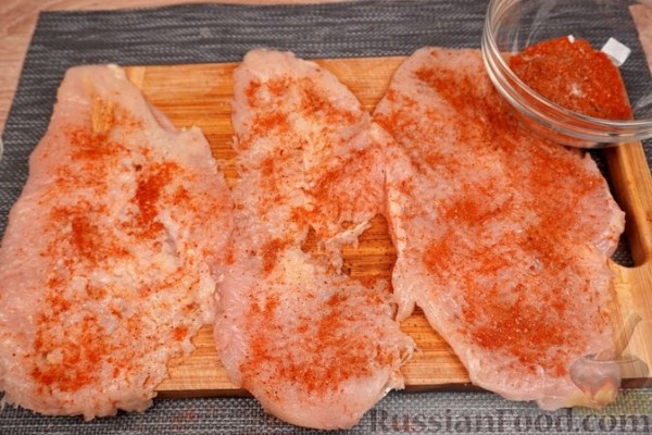 Куриные рулетики с грибами, в сливках