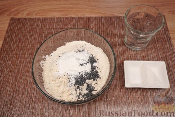 Кекс с маком, цедрой и лимонной пропиткой