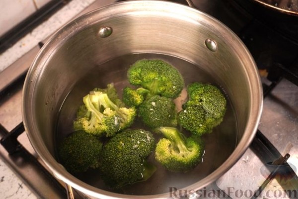 Мясные котлеты с брокколи