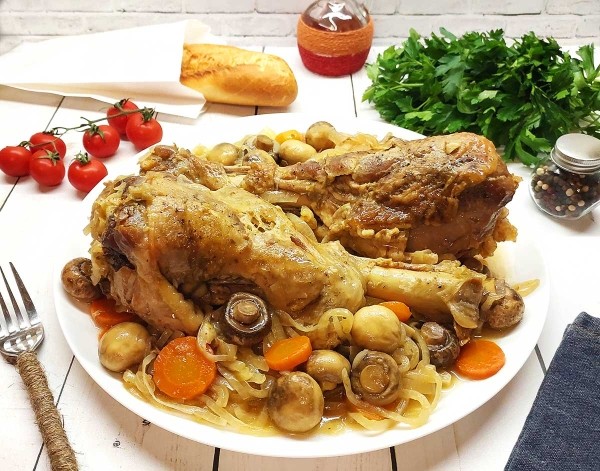 Голени индейки в духовке