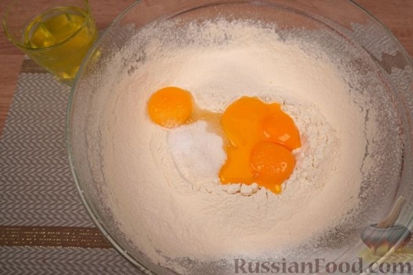 Дрожжевые булочки с персиками