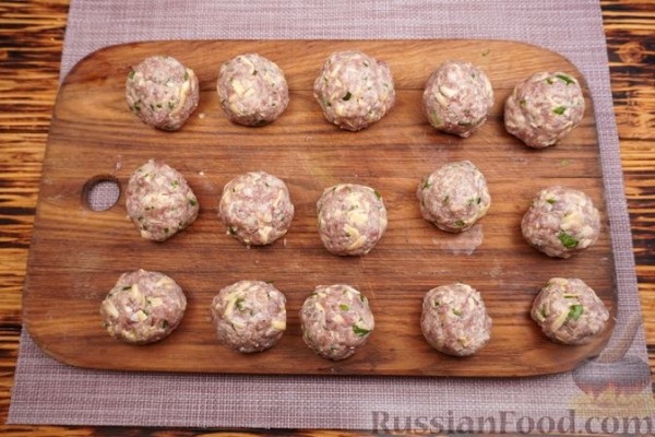 Мясные фрикадельки с сыром и лимоном