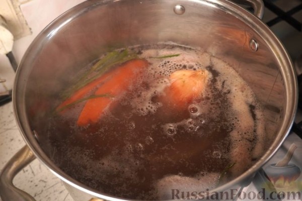 Гороховый суп с копчёными рёбрышками и беконом