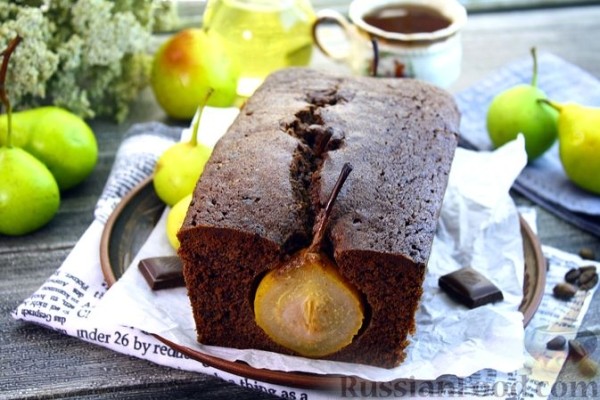 Шоколадный кекс с грушами