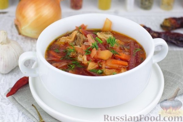 Борщ с говядиной и свекольным отваром