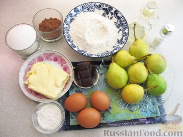 Шоколадный кекс с грушами