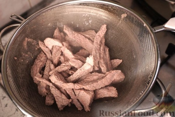 Брокколи, тушенная с мясом