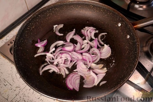 Закусочные корзинки из теста фило с грибами, фетой и томатами
