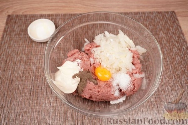 Мясные котлеты с брокколи