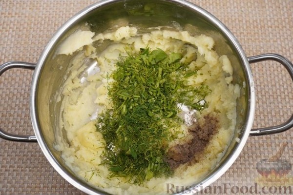 Бездрожжевые пирожки с картофелем, грибами и зеленью (в духовке)