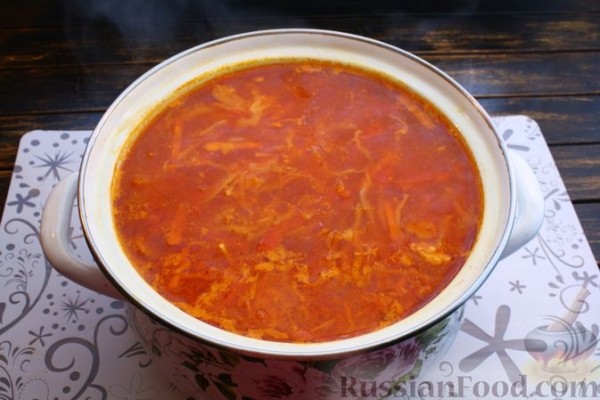 Борщ полтавский с галушками и свиными рёбрышками
