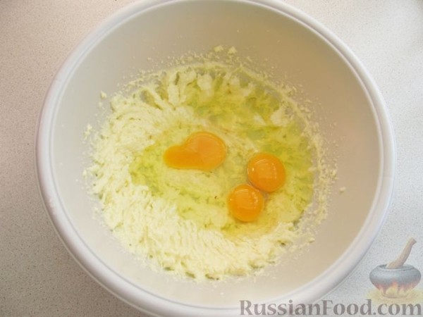 Шоколадный кекс с грушами