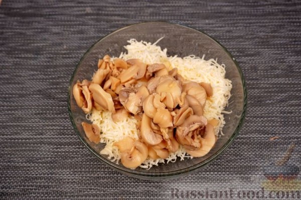 Куриные рулетики с грибами, в сливках