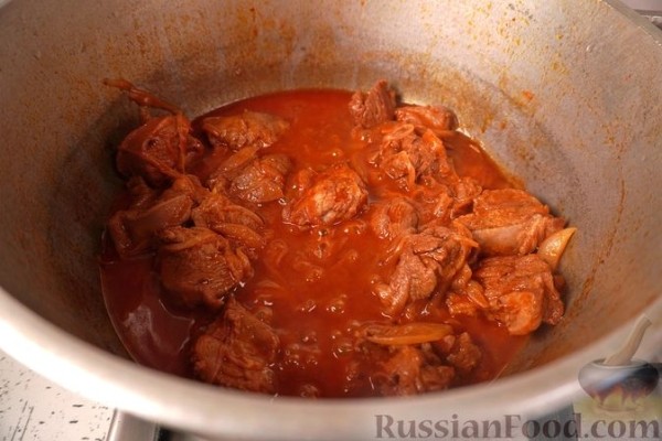 Баранина, тушенная с овощами