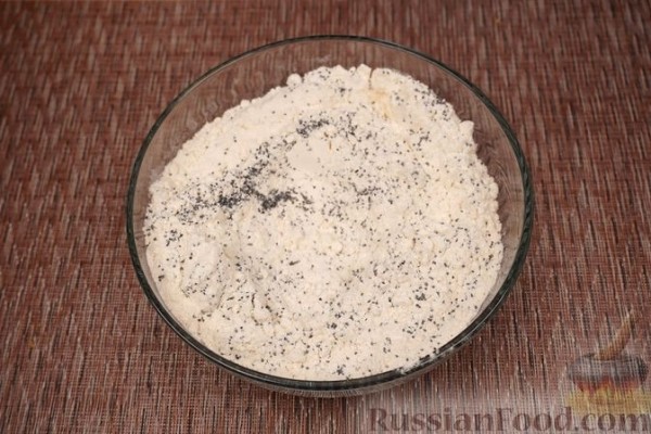 Кекс с маком, цедрой и лимонной пропиткой