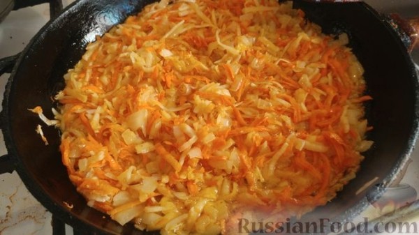 Постный борщ с пекинской капустой, фасолью и черносливом