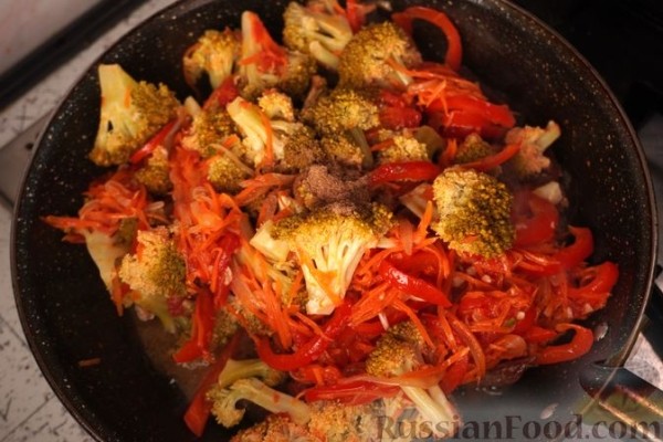 Брокколи, тушенная с мясом