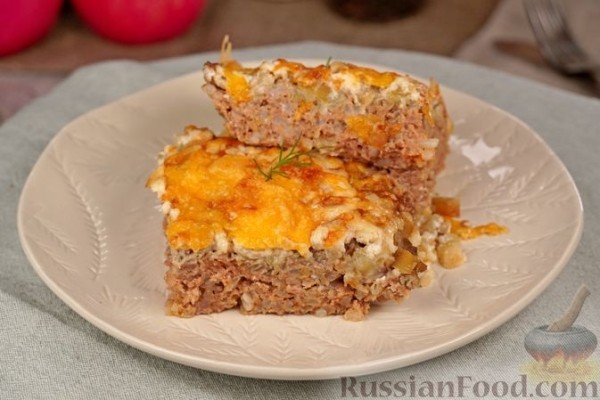 Запеканка из фарша с яблоками