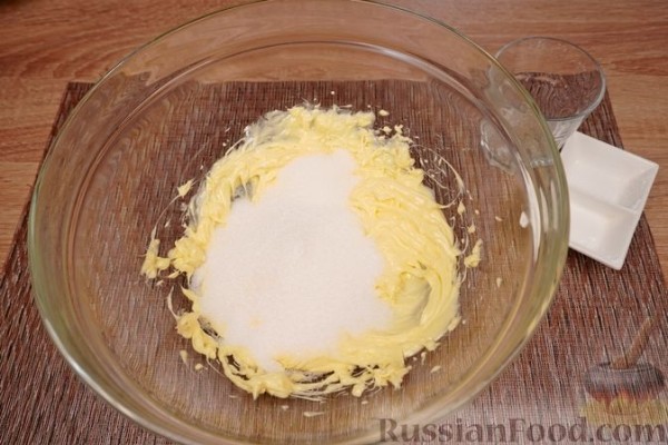 Кекс с маком, цедрой и лимонной пропиткой