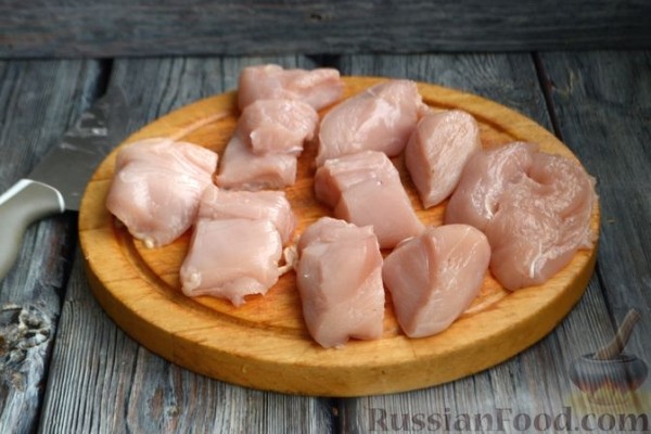 Куриное филе, запечённое с яблоками и сыром