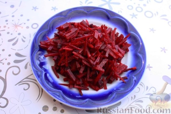 Борщ полтавский с галушками и свиными рёбрышками