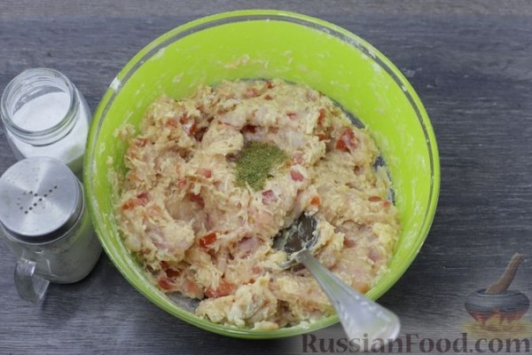 Куриные котлеты с помидорами и сыром