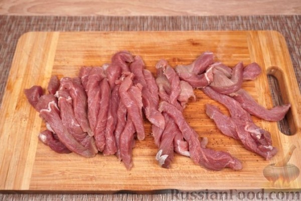 Брокколи, тушенная с мясом