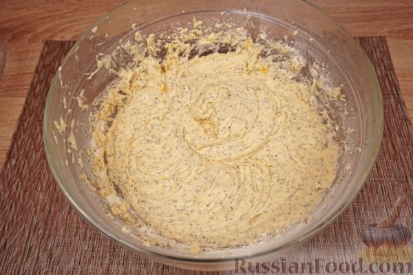 Кекс с маком, цедрой и лимонной пропиткой