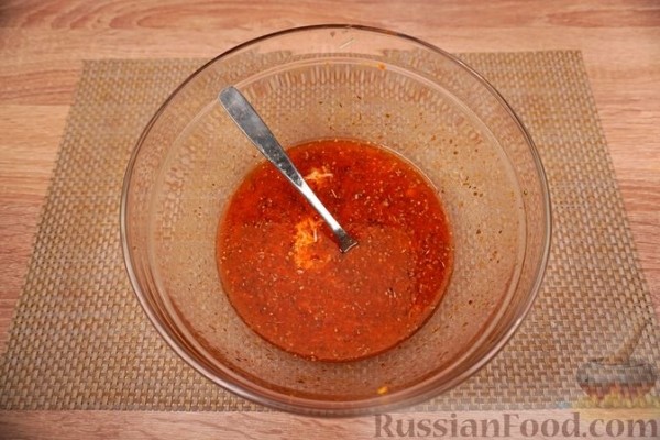 Брускетты с анчоусами в цитрусовом маринаде, фетой и оливками