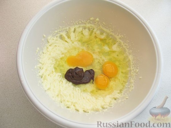 Шоколадный кекс с грушами