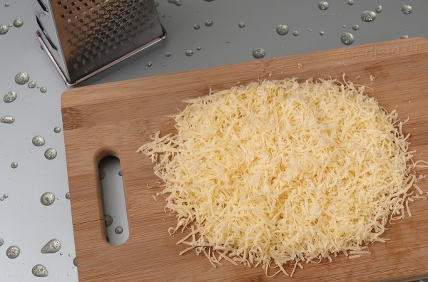 Шарики из сыра и моркови