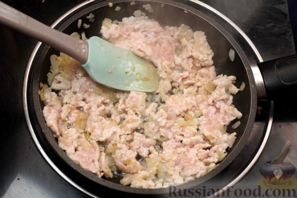 Рисовые зразы с фаршем и сырной начинкой