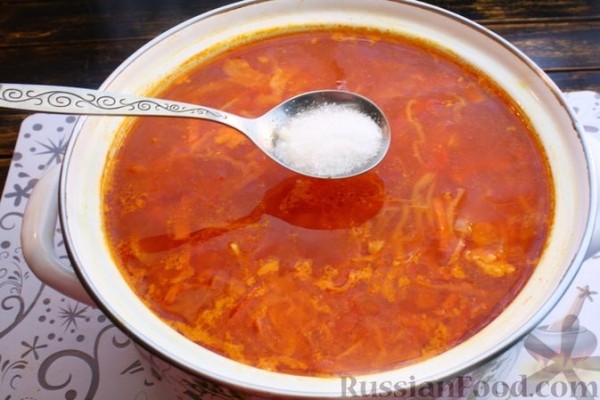 Борщ полтавский с галушками и свиными рёбрышками