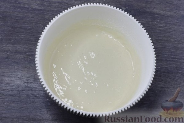 Шарлотка с виноградом