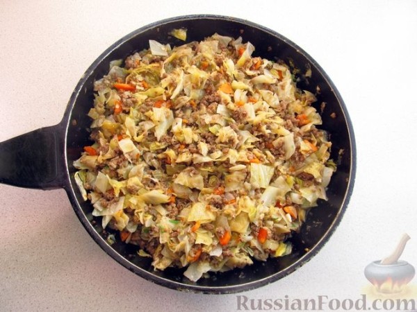 Капуста, тушенная с фаршем
