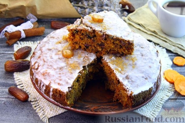 Пирог с морковью, финиками и грецкими орехами