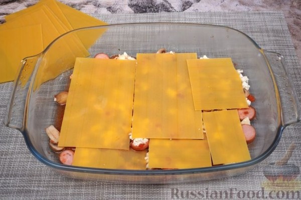 Лазанья с сосисками и шампиньонами Лазанья с сосисками и шампиньонами