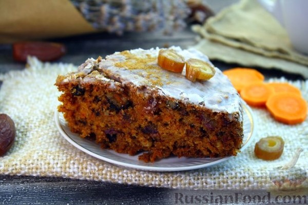 Пирог с морковью, финиками и грецкими орехами